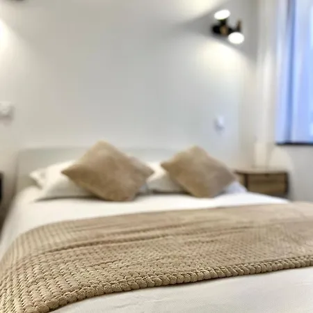 T2 Hyper Centre 3 Etoiles Rue Du Casino Apartament *